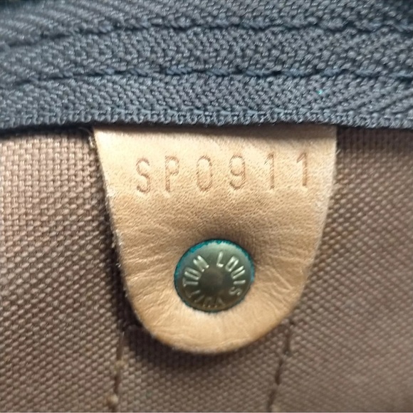 LOUIS VUITTON Keepall 55 - Picture 9 of 9